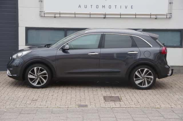 Kia Niro (2017) thumbnail 4