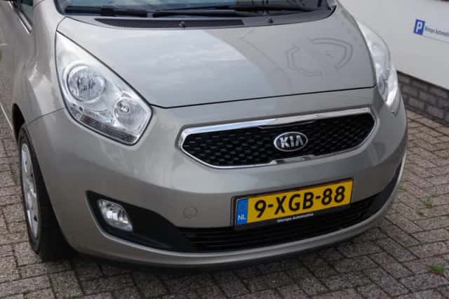 Kia Venga (2014) thumbnail 4