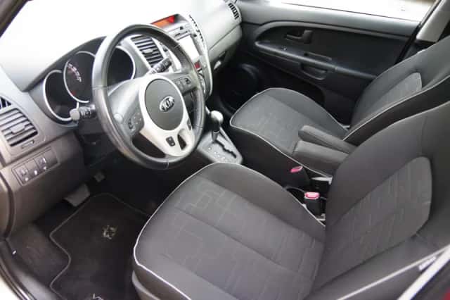 Kia Venga (2014) thumbnail 6
