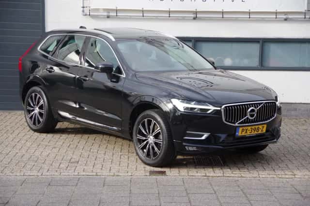 Volvo XC60 (2017) thumbnail 3