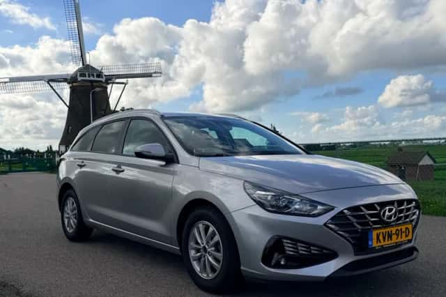 Hyundai i30 (2023) thumbnail 1