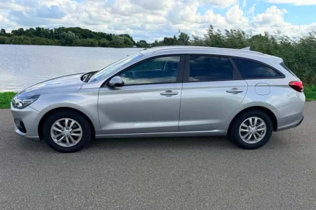 Hyundai i30 (2023) thumbnail 4