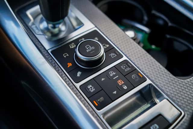 Land Rover Range Rover Sport (2016) thumbnail 6