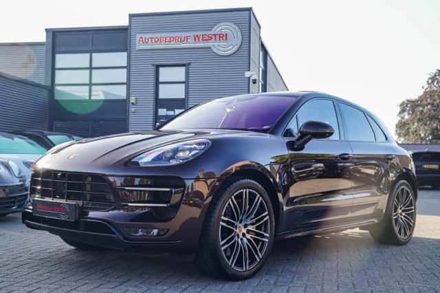 Porsche Macan (2017) thumbnail 1