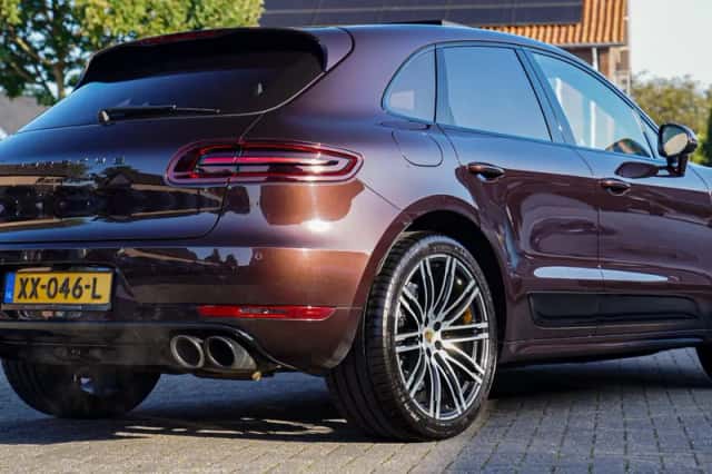 Porsche Macan (2017) thumbnail 3