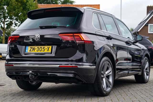 Volkswagen Tiguan (2019) thumbnail 2