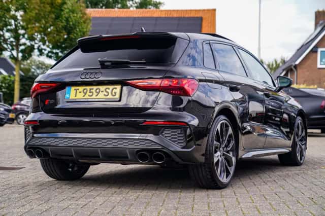 Audi S3 (2023) thumbnail 2