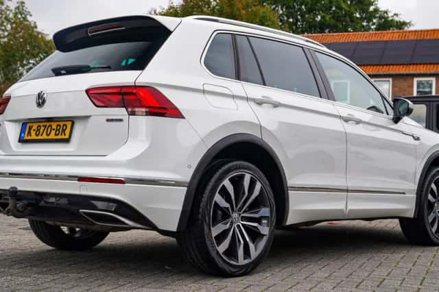 Volkswagen Tiguan (2019) thumbnail 2