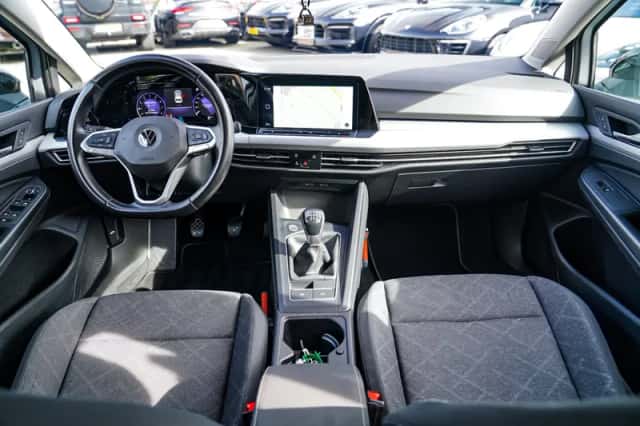 Volkswagen Golf (2020) thumbnail 3