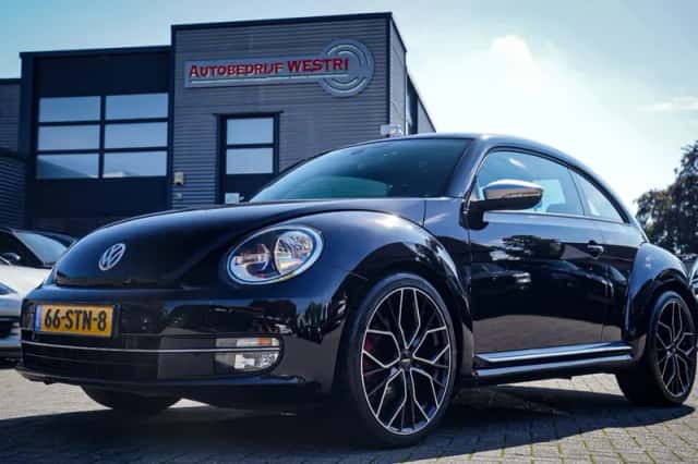 Volkswagen Beetle (2012) thumbnail 1