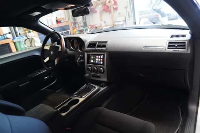 Dodge Challenger (2011) thumbnail 4