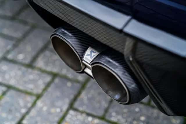 BMW M4 (2021) thumbnail 4