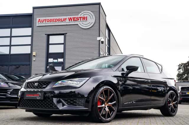 SEAT Leon (2015) thumbnail 1