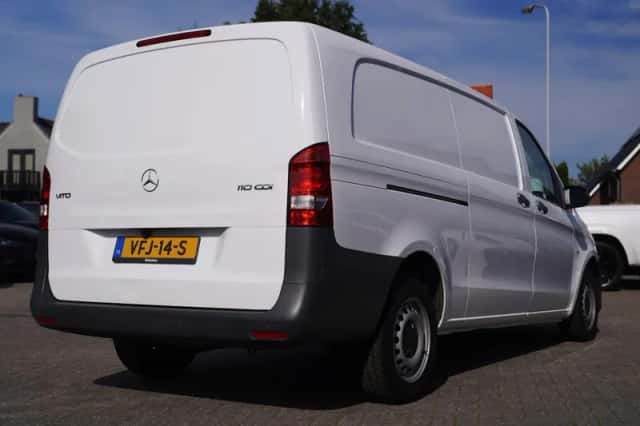 Mercedes-Benz Vito (2020) thumbnail 2