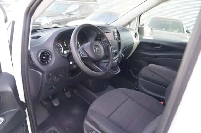 Mercedes-Benz Vito (2020) thumbnail 3