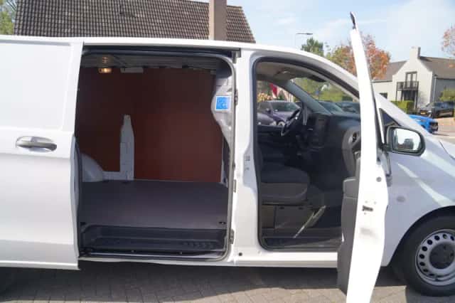 Mercedes-Benz Vito (2020) thumbnail 4