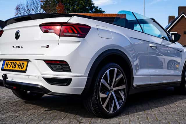 Volkswagen T-Roc (2021) thumbnail 2