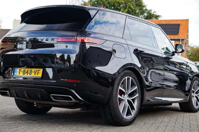 Land Rover Range Rover Sport (2023) thumbnail 2