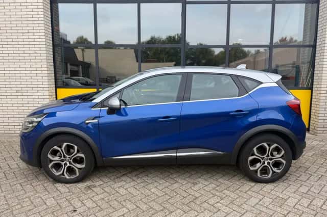 Renault Captur (2021) thumbnail 2