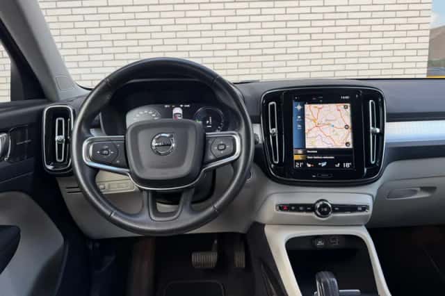 Volvo XC40 (2021) thumbnail 4