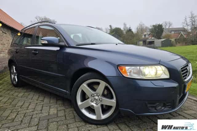 Volvo V50 (2010) thumbnail 2