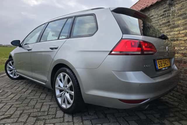 Volkswagen Golf (2015) thumbnail 6