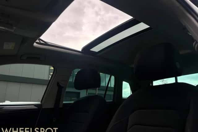 Volkswagen Tiguan (2018) thumbnail 3