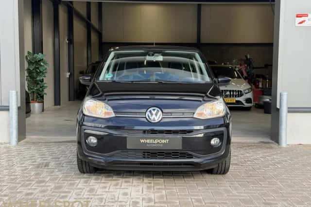 Volkswagen Up! (2018) thumbnail 4