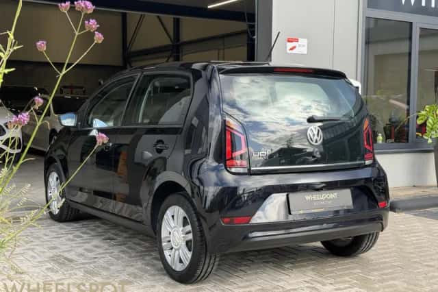 Volkswagen Up! (2018) thumbnail 6