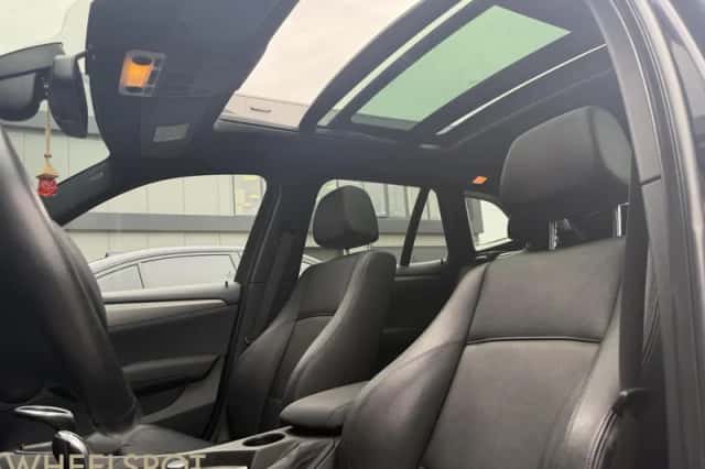 BMW X1 (2011) thumbnail 3
