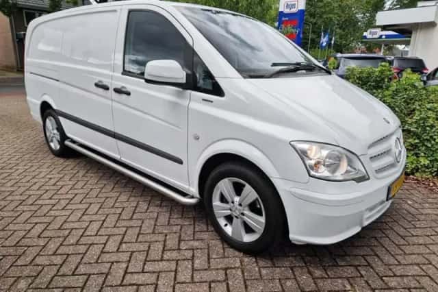 Mercedes-Benz Vito (2014) thumbnail 2