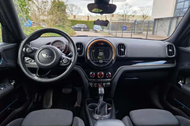 MINI Countryman (2017) thumbnail 6