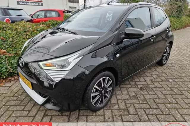 Toyota Aygo (2022) thumbnail 1