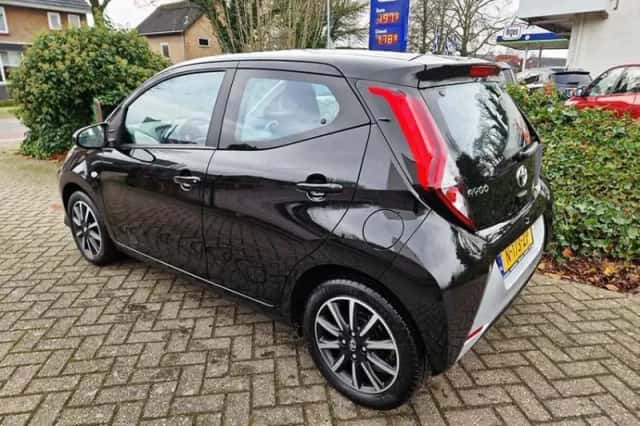 Toyota Aygo (2022) thumbnail 3