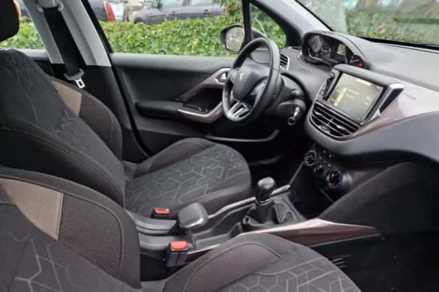 Peugeot 2008 (2013) thumbnail 6