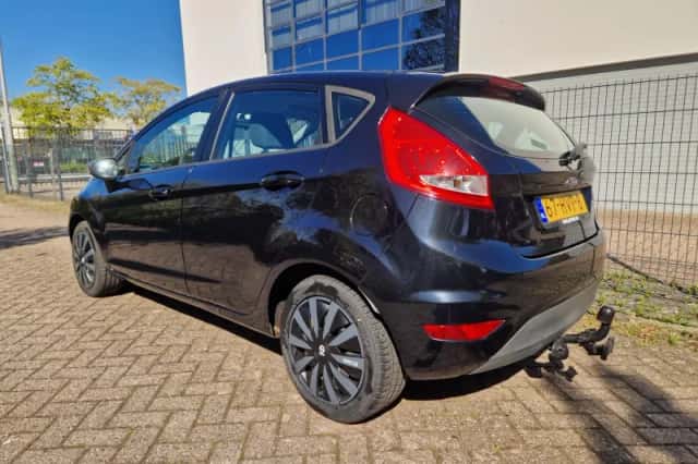 Ford Fiesta (2009) thumbnail 2