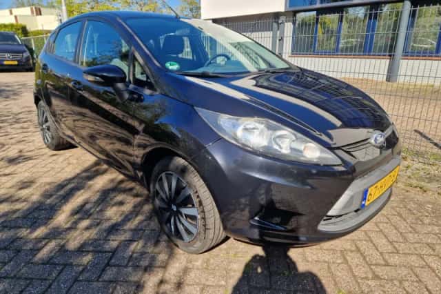 Ford Fiesta (2009) thumbnail 3