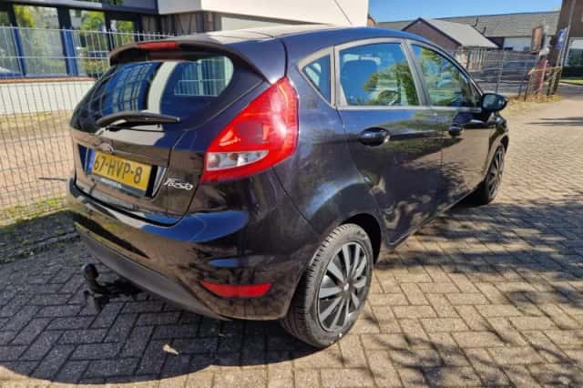 Ford Fiesta (2009) thumbnail 4