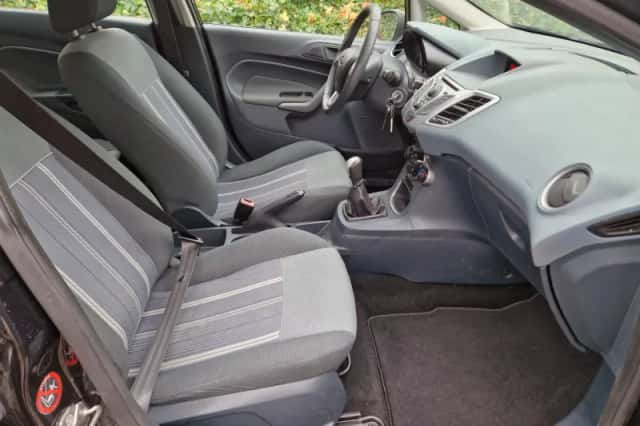 Ford Fiesta (2009) thumbnail 5