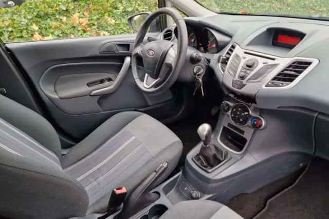 Ford Fiesta (2009) thumbnail 6