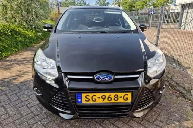 Ford Focus (2011) thumbnail 3
