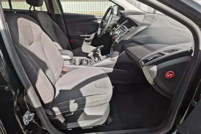 Ford Focus (2011) thumbnail 6