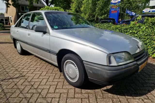 Opel Omega (1989) thumbnail 4
