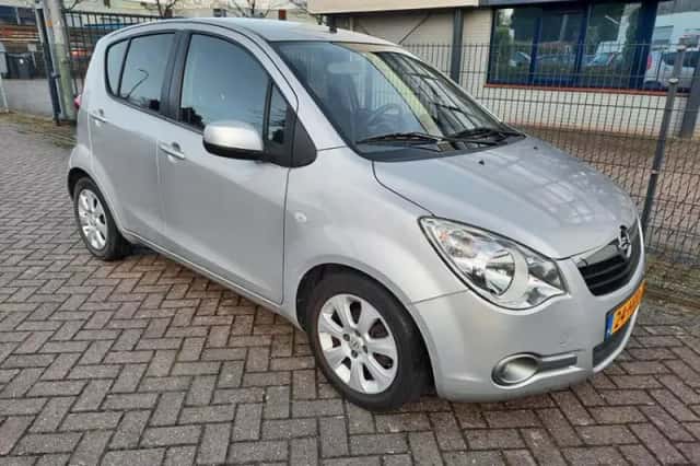Opel Agila (2009) thumbnail 2