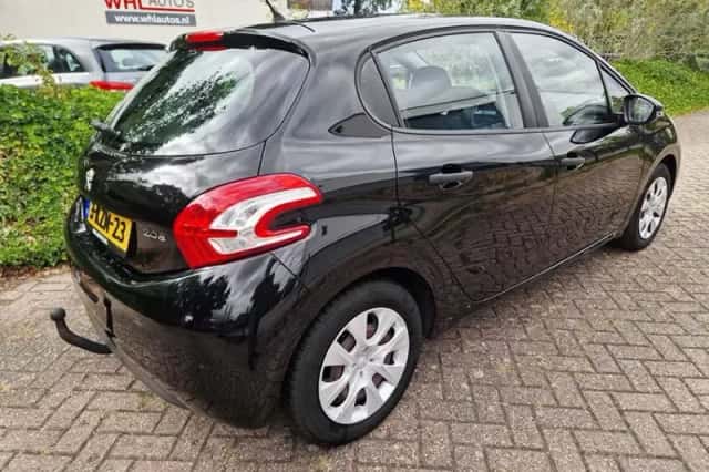 Peugeot 208 (2013) thumbnail 2