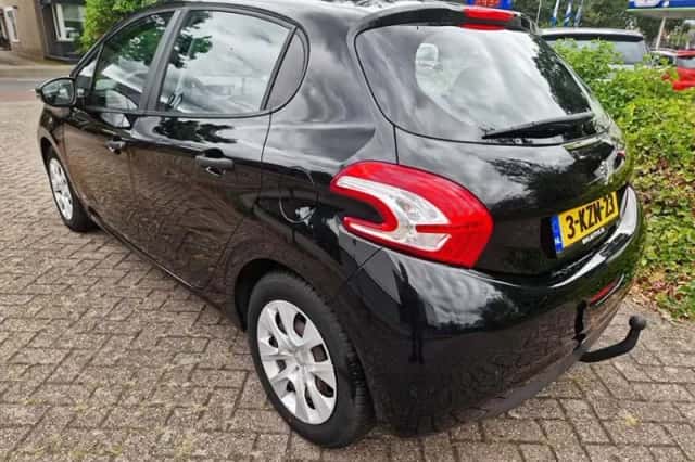 Peugeot 208 (2013) thumbnail 3