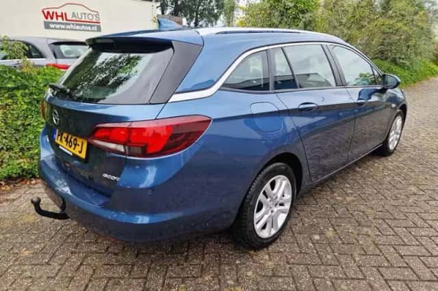Opel Astra (2017) thumbnail 3