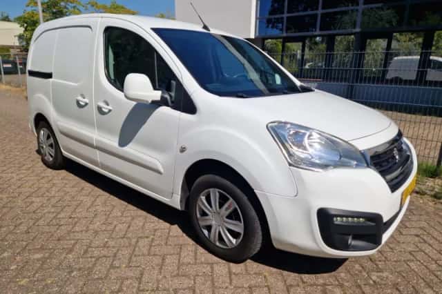 Peugeot Partner (2016) thumbnail 2