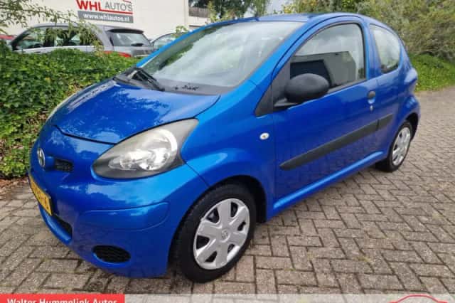 Toyota Aygo (2011) thumbnail 1