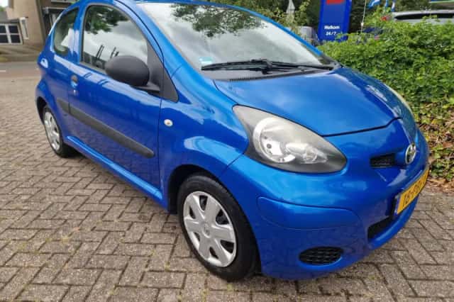 Toyota Aygo (2011) thumbnail 3